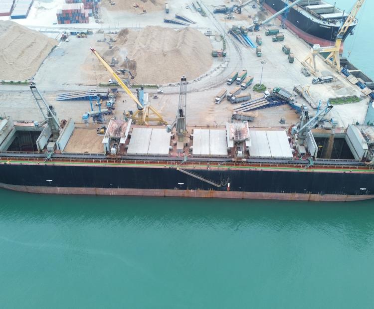 Vessel: MV EAGLE EXPRESS